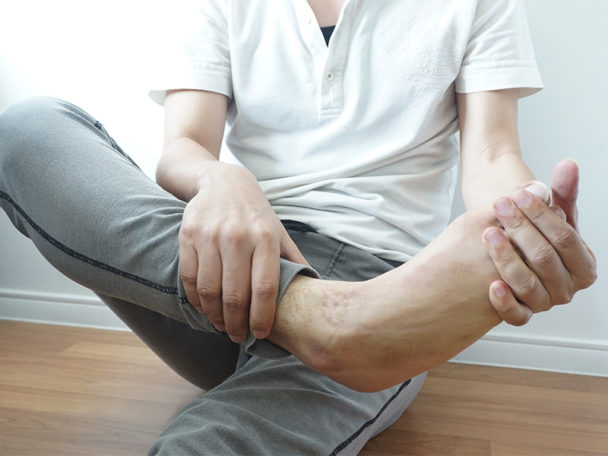 10 Subtle Signs of Dangerous Health Problems Your Feet Can Reveal